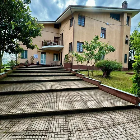King'S House Apartment Roletto Exterior photo