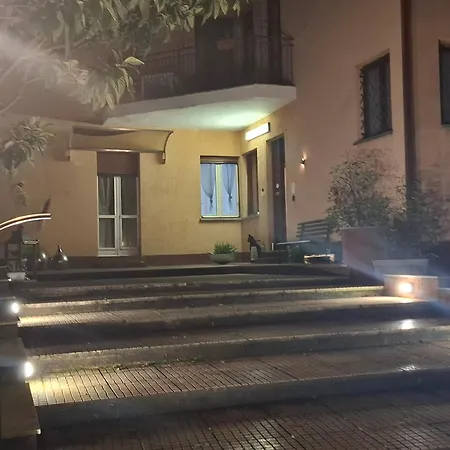 King'S House Apartment Roletto Exterior photo